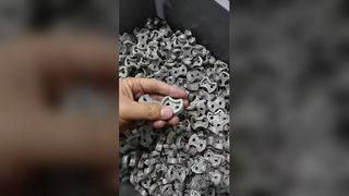 কঠিন মেসেস? স্টেইনলেস স্টীল উলের বল দ্রুত পরিষ্কার!